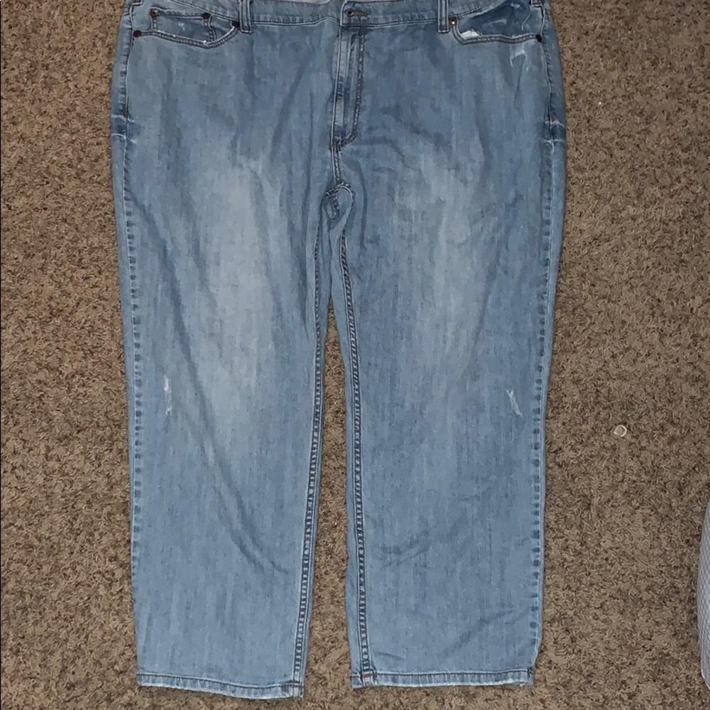 Light blue jeans, athletic fit